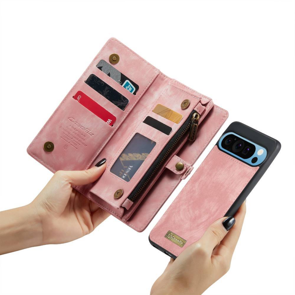 Rosa Handyhülle im Brieftaschenstil offen, Karten und Handy zeigend, weißer Hintergrund.