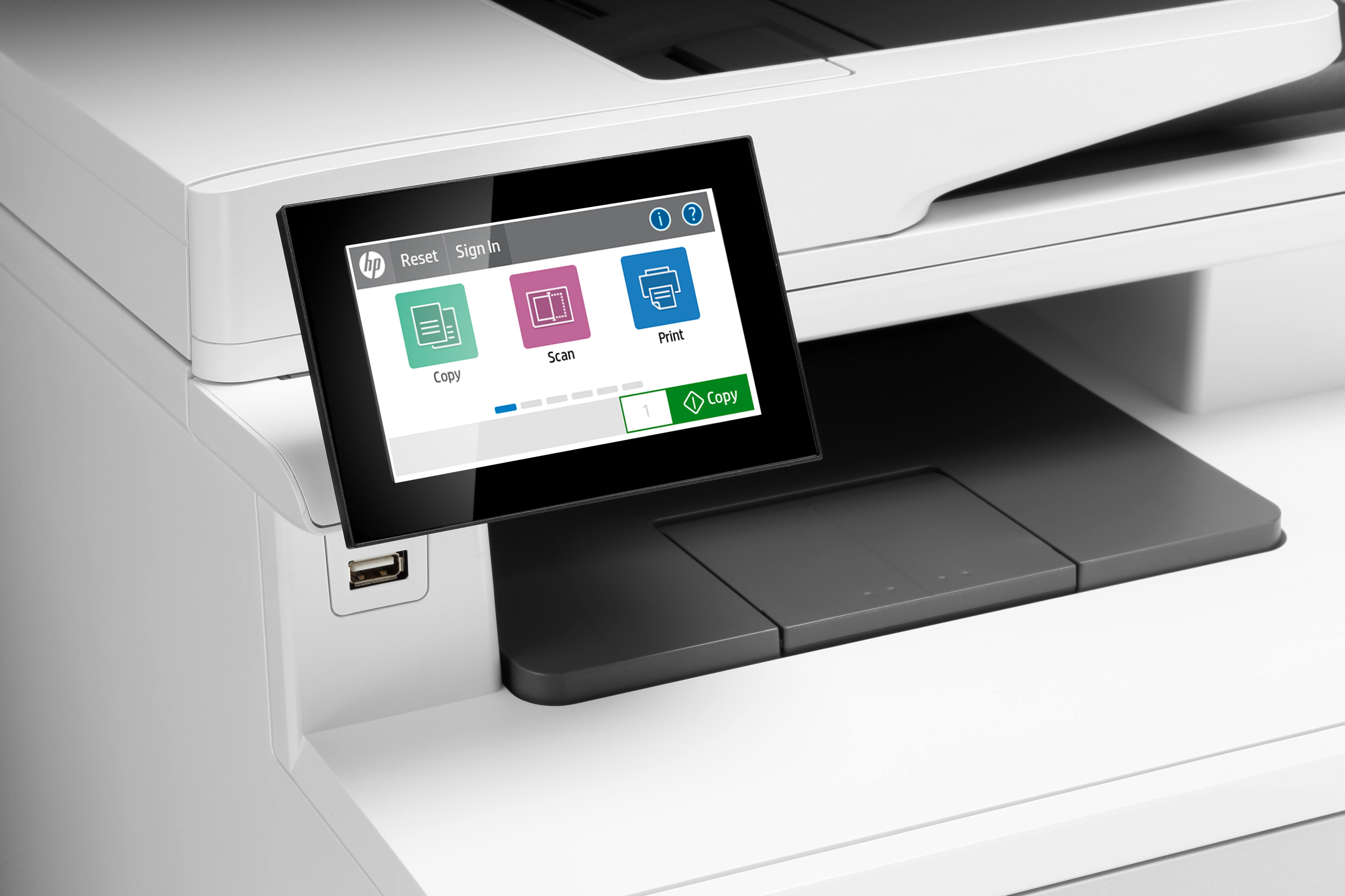 Primo piano dello schermo di una stampante HP. Mostra le opzioni copia, scansione e stampa.