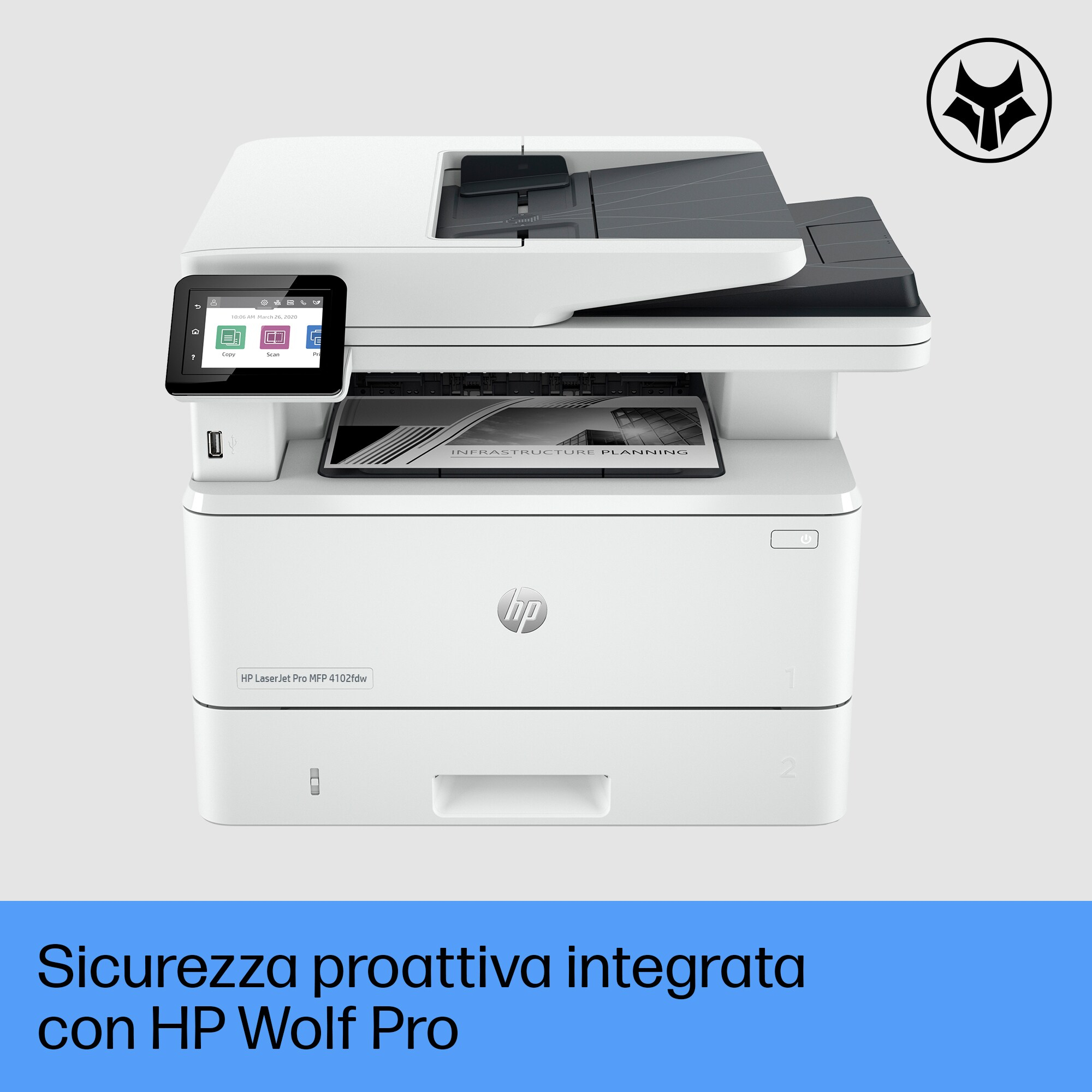 Stampante HP con schermo e documento all'interno. Testo in italiano in basso. Lo sfondo è bianco.
