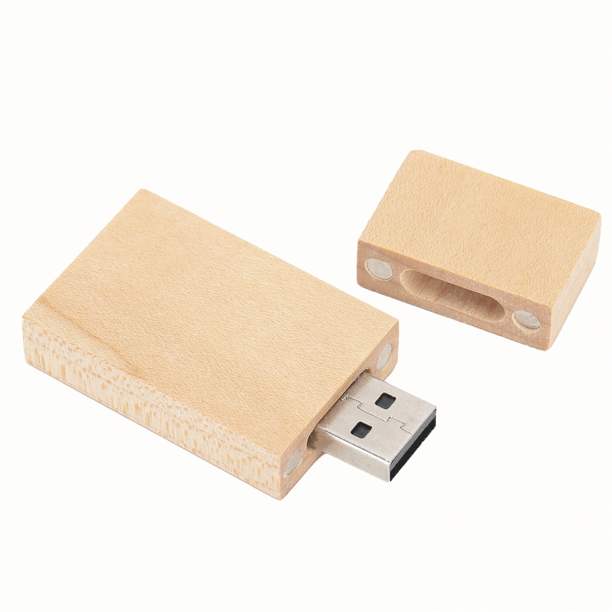 USB-Stick aus Holz, mit der Kappe daneben.