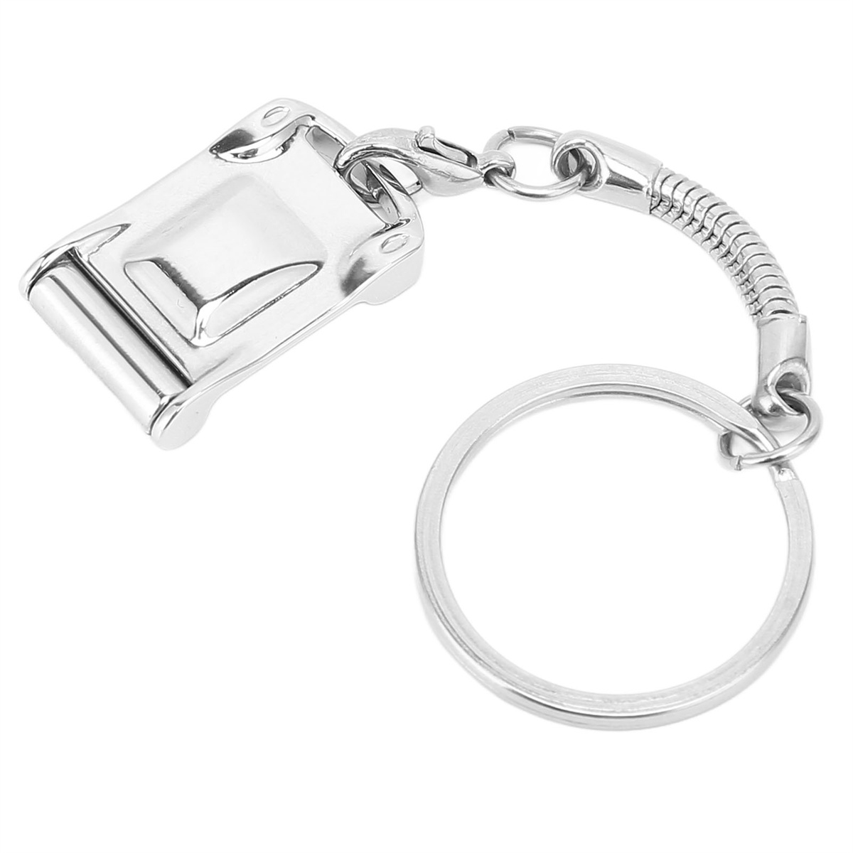 Ein silberner Autoschlüsselhalter mit einem angebrachten Ring. Der Schlüsselhalter hat die Form eines Autos.