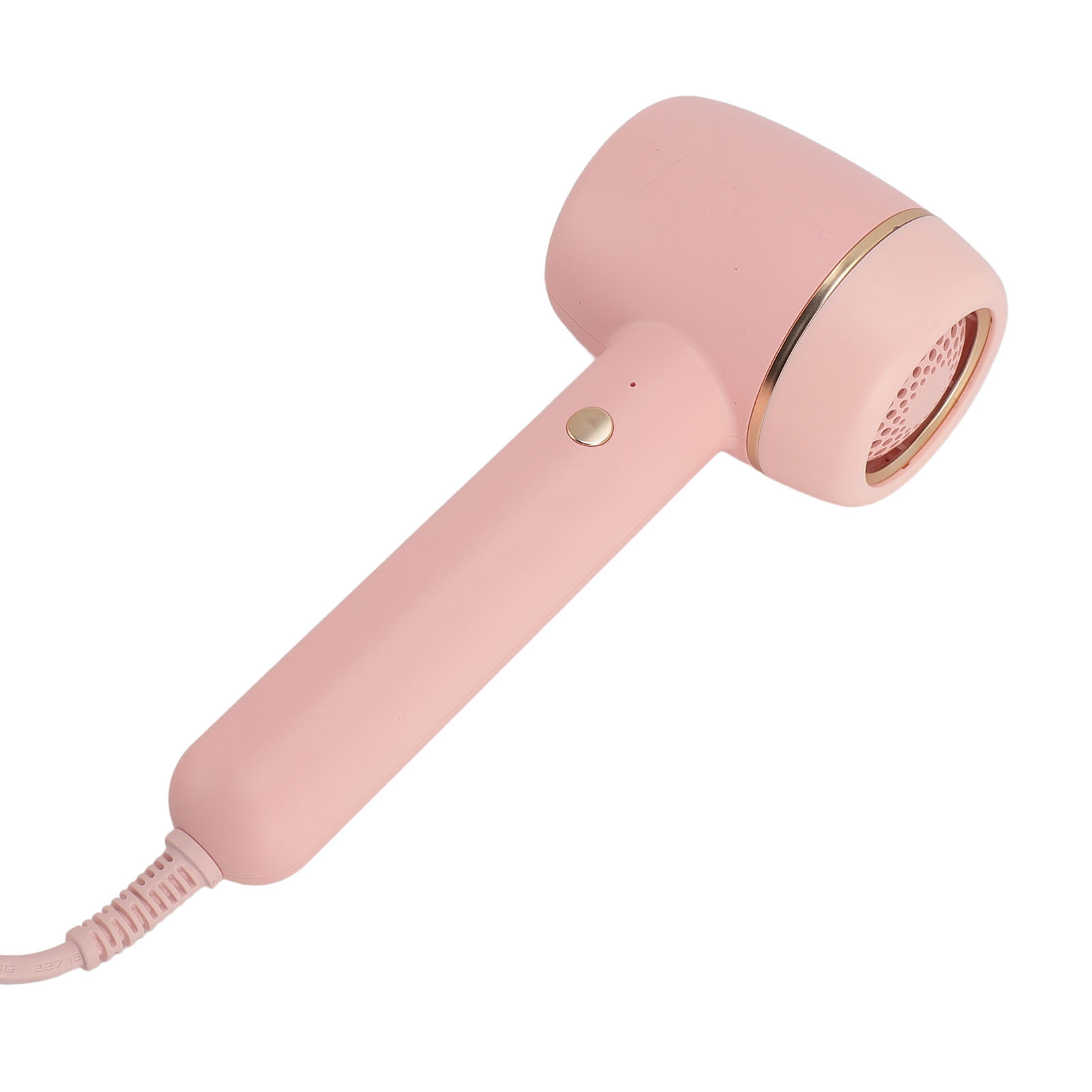 Ein rosa Haartrockner mit goldenem Akzent ist vor weißem Hintergrund abgewinkelt. Er hat einen Griff und eine Düse.