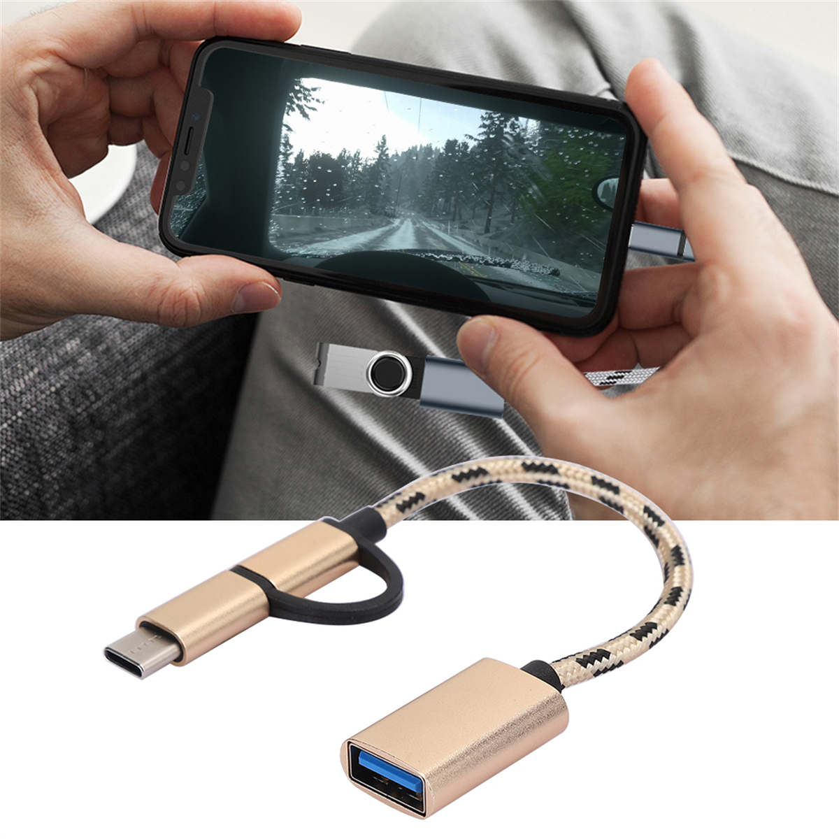 Person hält Telefon mit Auto auf der Straße. USB-Adapterkabel unten.