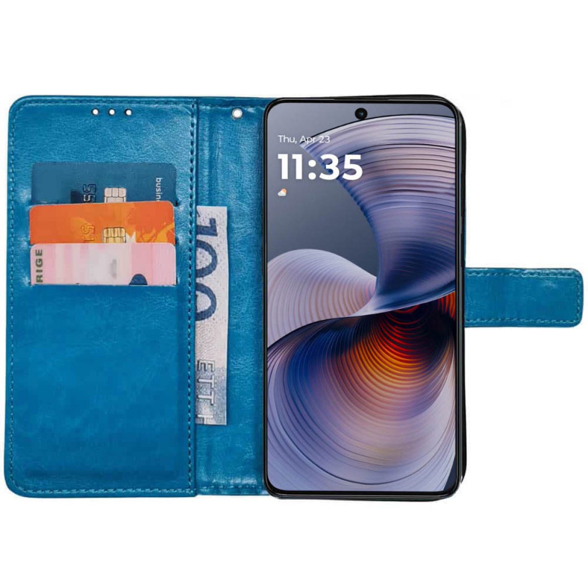 Eine offene blaue Handyhülle mit Karten, Geld und einem Handy mit Uhrzeit.