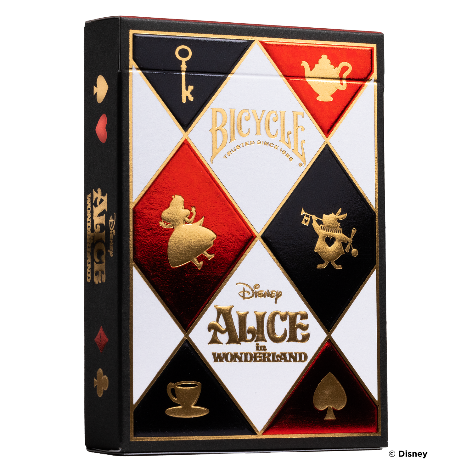Ein Bicycle-Spielkartenkarton. Die Box ist schwarz, rot und gold, mit Alice im Wunderland-Motiv.