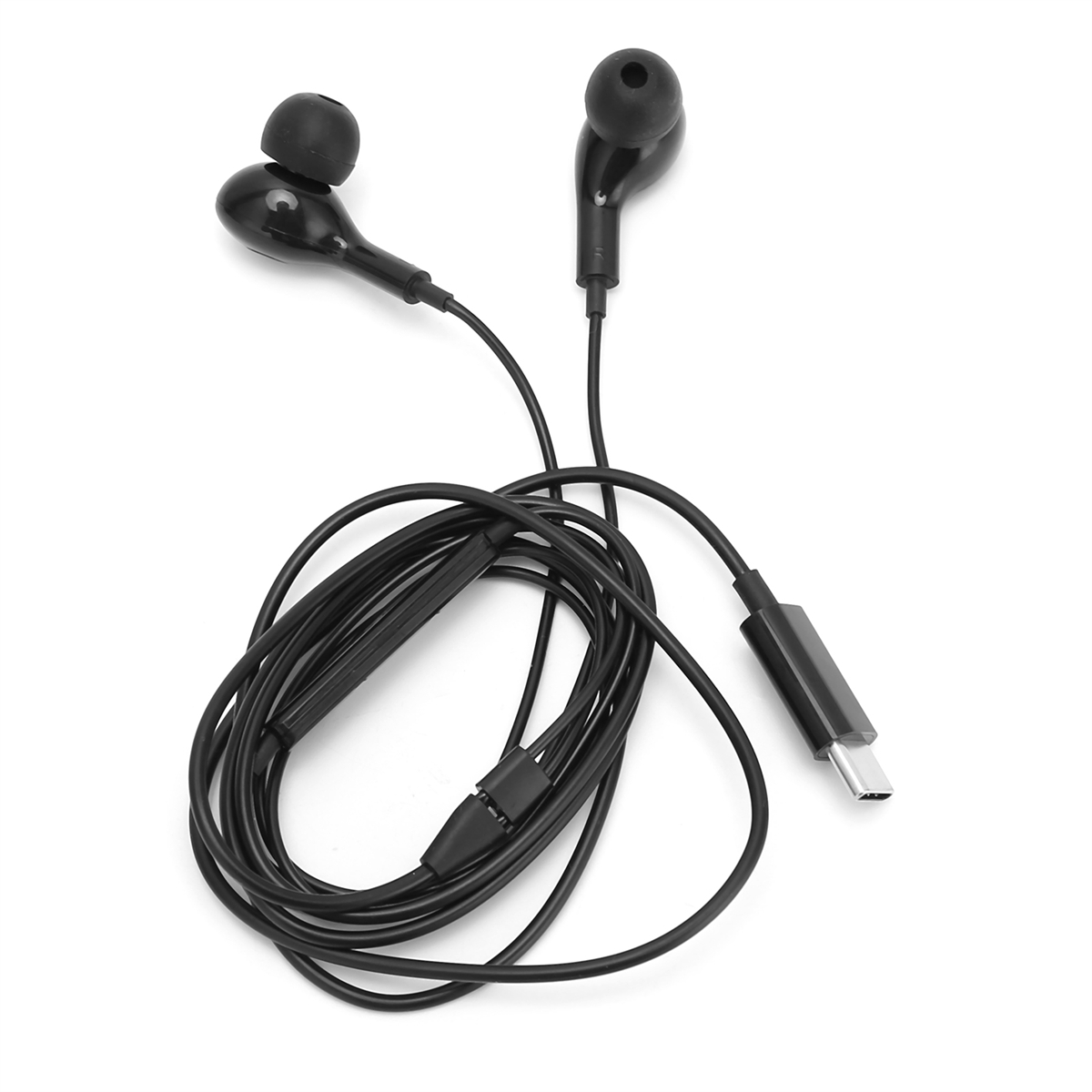 Schwarze Ohrhörer mit Typ-C-Anschluss. Das Kabel ist aufgerollt.
