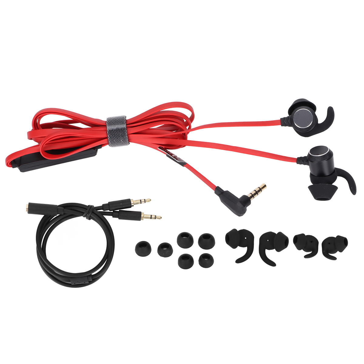 Kopfhörer mit rotem Kabel, zwei schwarze Ohrhörer und verschiedene Ohrstöpsel mit Audio-Jack und Adapter.