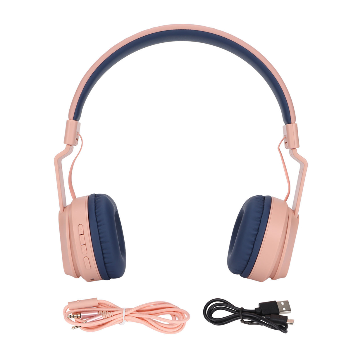 Rosa und blaue Kopfhörer mit Kabel und USB-Anschluss. Zubehör liegt auf einer weißen Oberfläche.