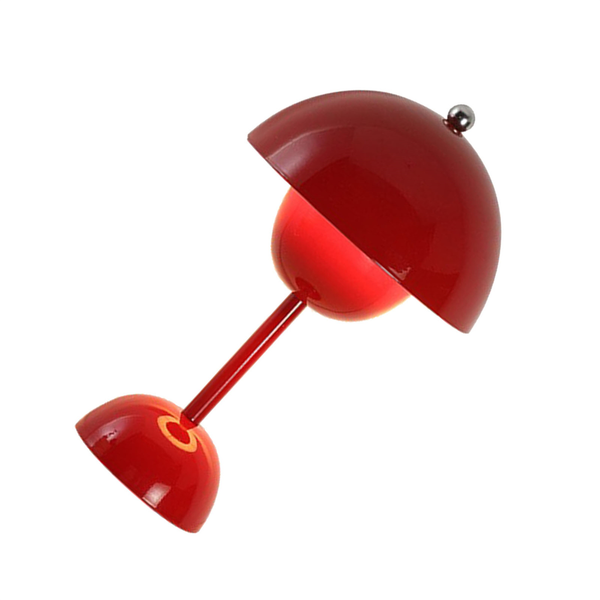 Eine rote Lampe mit geschwungenem Schirm und Fuß. Die Lampe befindet sich auf weißem Hintergrund.