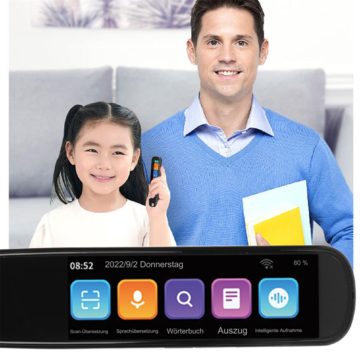 Vater und Tochter halten ein Übersetzungsgerät und ein Smartphone mit Benutzeroberfläche.