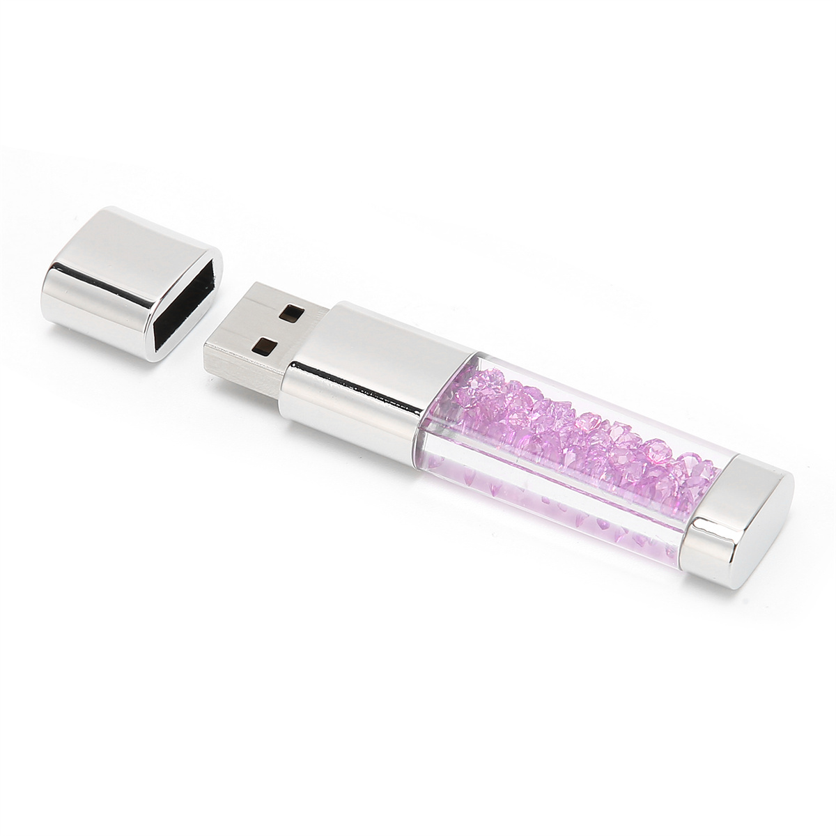 USB-Stick mit transparentem Gehäuse und rosa Kristallen. Silberne Akzente und eine Silberkappe sind sichtbar.