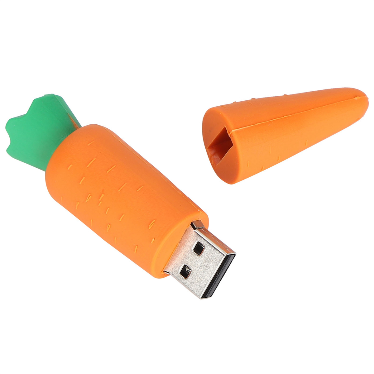 Ein karottenförmiger USB-Stick, orange mit grünem Deckel, mit abgenommenem Deckel.