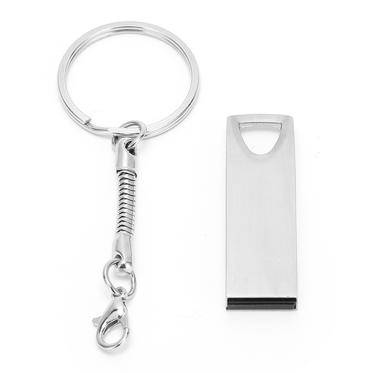 Ein silberner Schlüsselring mit einem USB-Stick, mit einer Schlaufe und einem Haken.