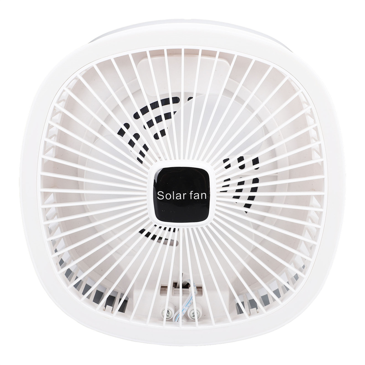 Weißer Ventilator mit schwarzem Mittelpunkt und Solar-Ventilator-Etikett.