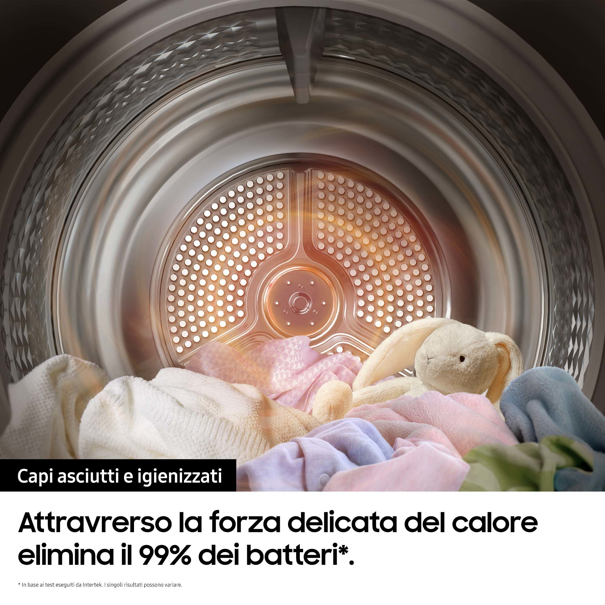 All'interno di un'asciugatrice, un coniglietto soffice e vestiti sono visti con testo sotto.