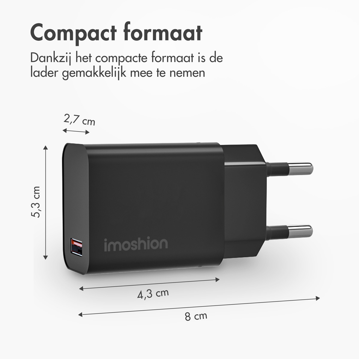 A black charger with dimensions. Text: 'Compact formaat.' A USB port is visible.