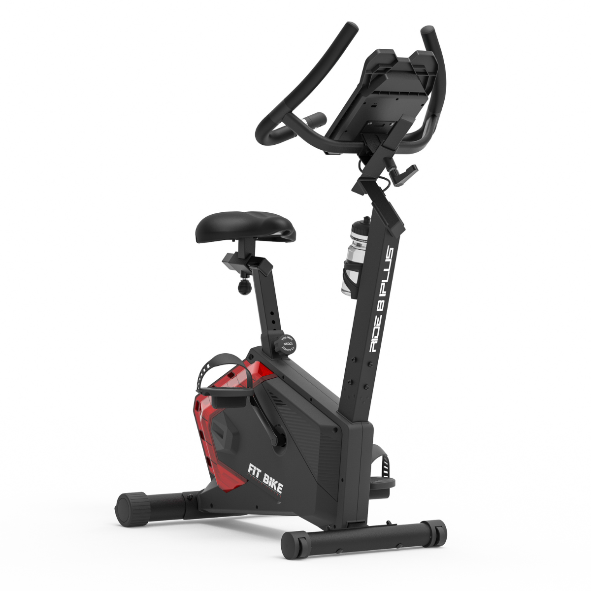 Stationaire hometrainer, zwart en rood, met digitaal display en bidonhouder, witte achtergrond.
