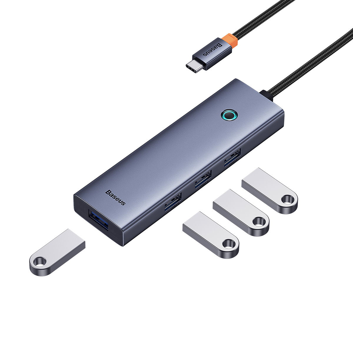 Grijze hub met USB-poorten en USB-sticks. Aangesloten op een USB-C-kabel met Baseus-branding.
