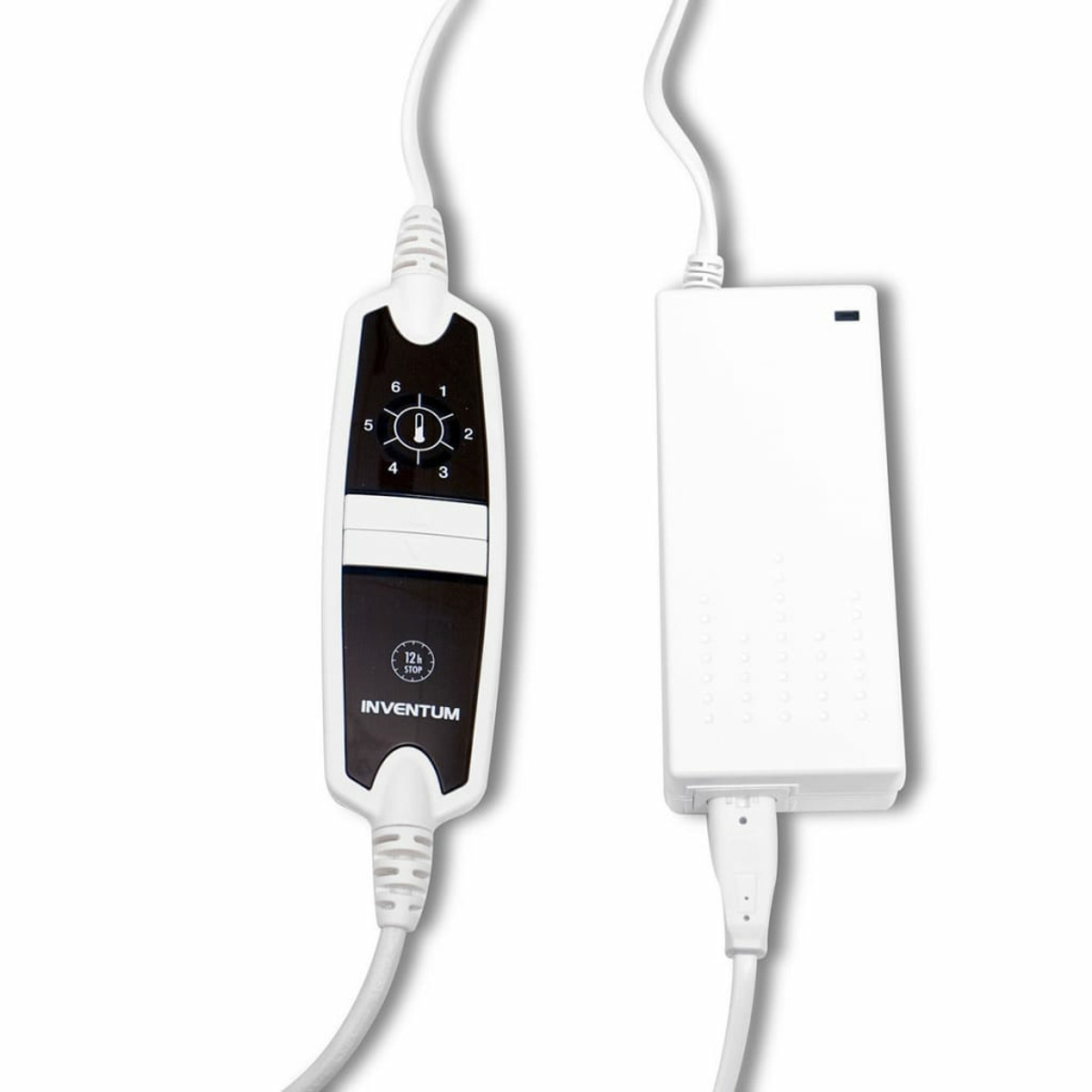 Twee witte bedieningseenheden met kabels op een witte achtergrond. Eén heeft een draaiknop 1-6. De andere is een adapter.