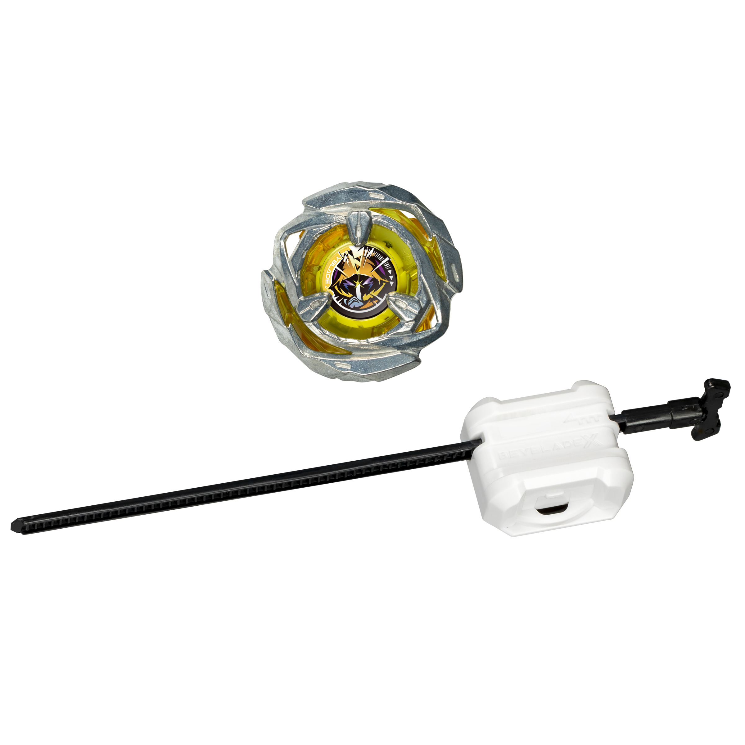 Juguete y lanzador Beyblade. El juguete es plateado y dorado. Fondo blanco.