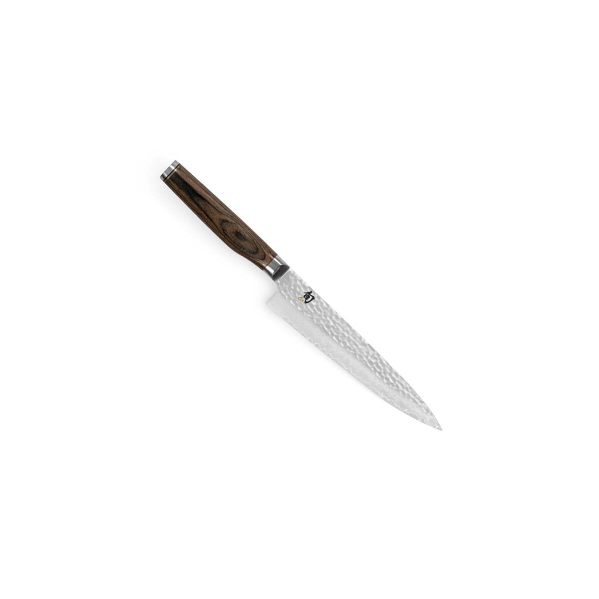 Un cuchillo de cocina con mango estampado y hoja texturizada, aislado sobre blanco.
