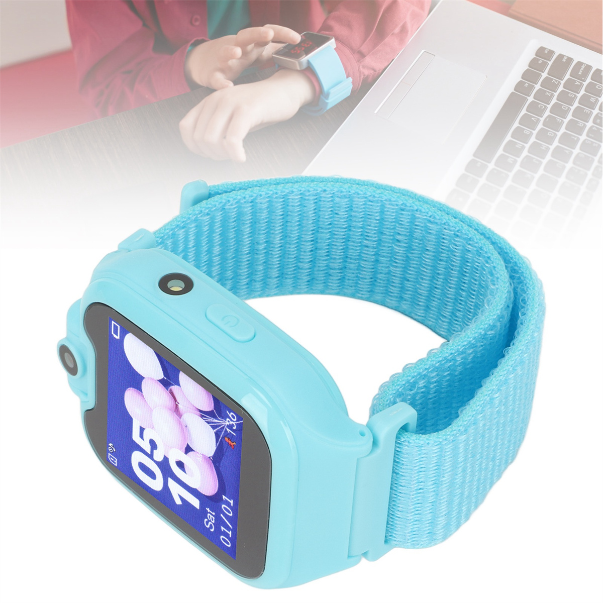 Blaue Smartwatch zeigt rosa Ballons und Zeit an.