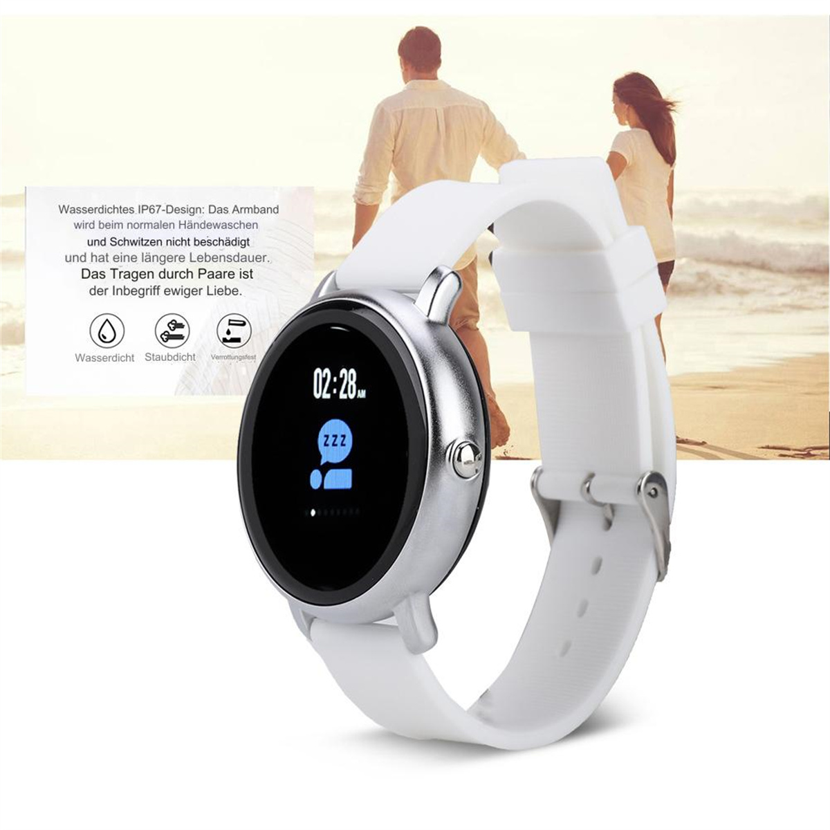 Weiße Smartwatch mit weißem Armband. Zeigt Zeit und ein Schlafsymbol. Text auf dem Bildschirm.