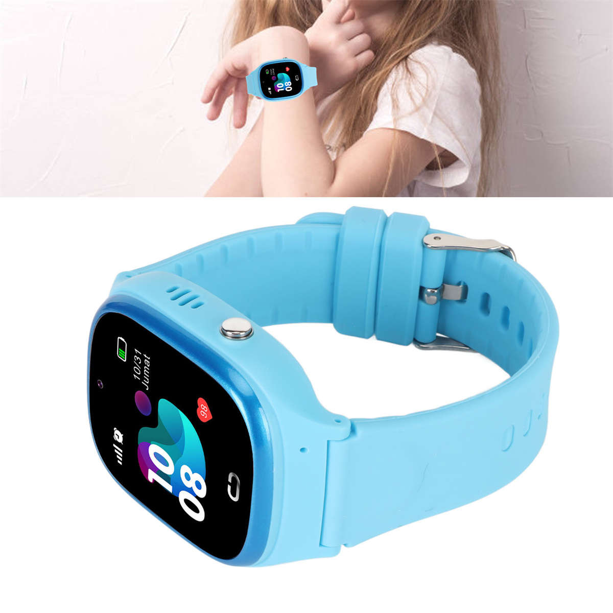 Blaue Smartwatch am Handgelenk eines Kindes. Zeigt Uhrzeit und andere Symbole an.