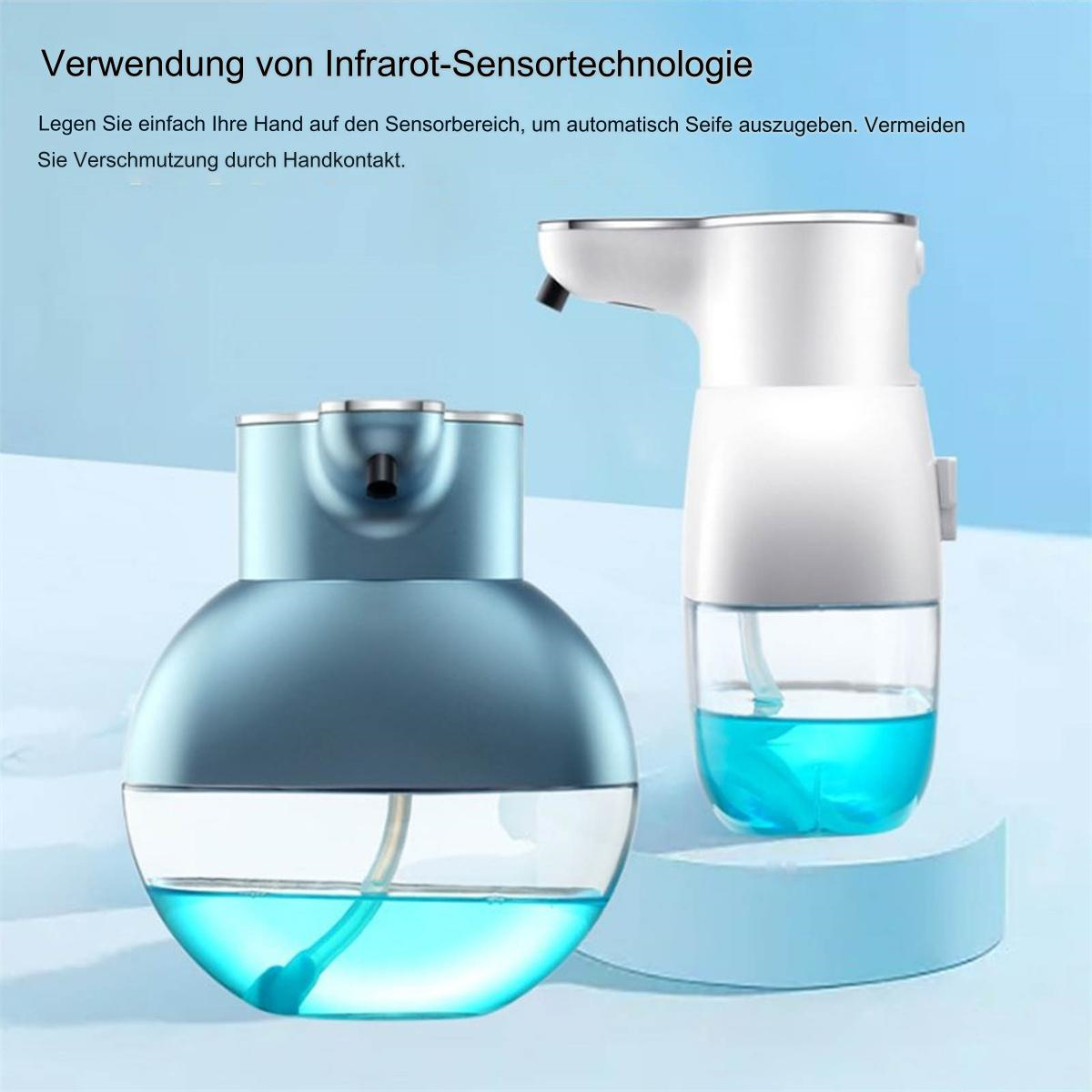 Zwei automatische Seifenspender, einer blau, einer weiß, mit blauer Flüssigkeit.