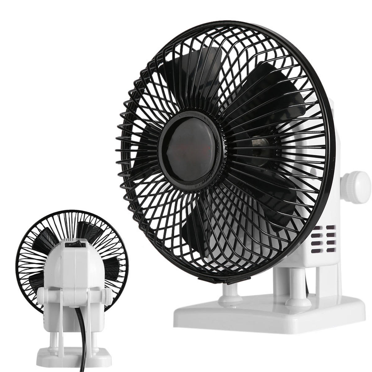 Zwei weiße und schwarze Tischventilatoren, einer mit Nahaufnahme der Lüfterblätter.