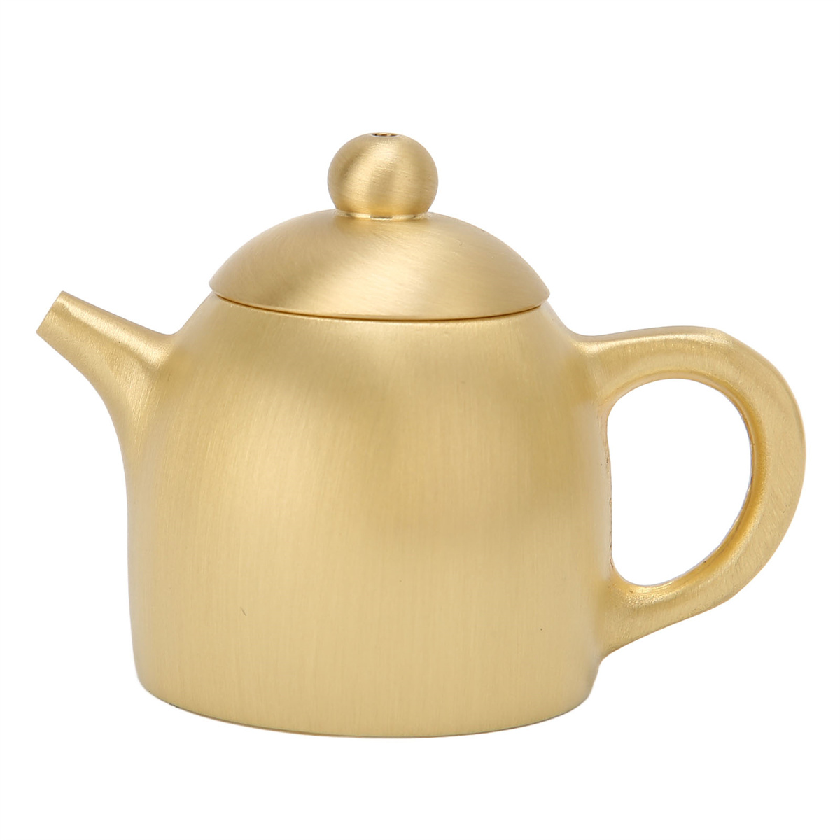 Eine goldene Teekanne mit Deckel und Griff.