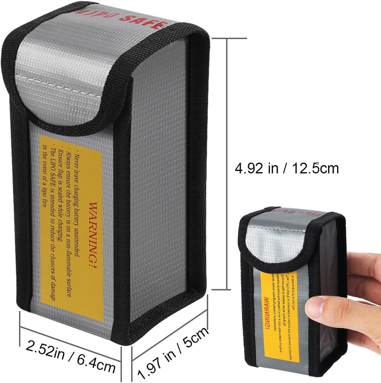 Eine graue und schwarze Batteriessicherheitstasche mit Warnhinweisen und Abmessungen.