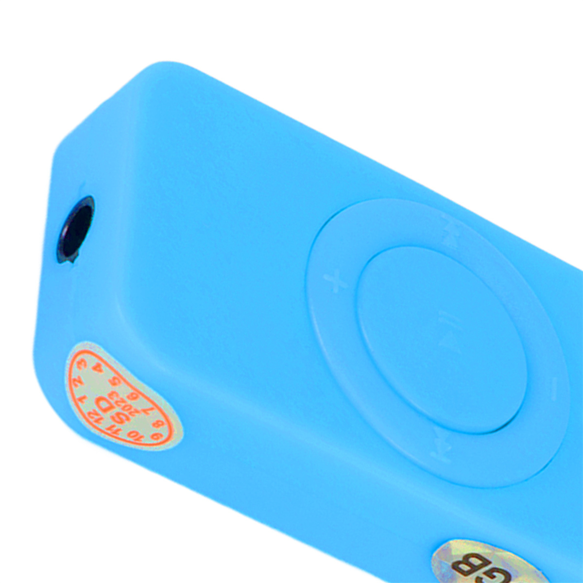Blauer MP3-Player, Seitenansicht, mit Knöpfen. SD-Karten-Aufkleber sichtbar.