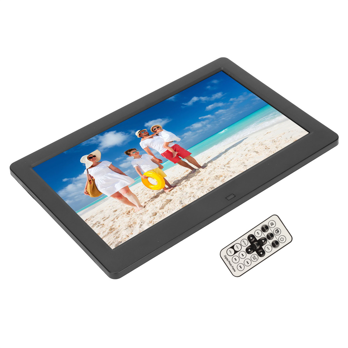 Ein digitaler Fotorahmen, der eine Familie am Strand zeigt, mit einer Fernbedienung daneben.