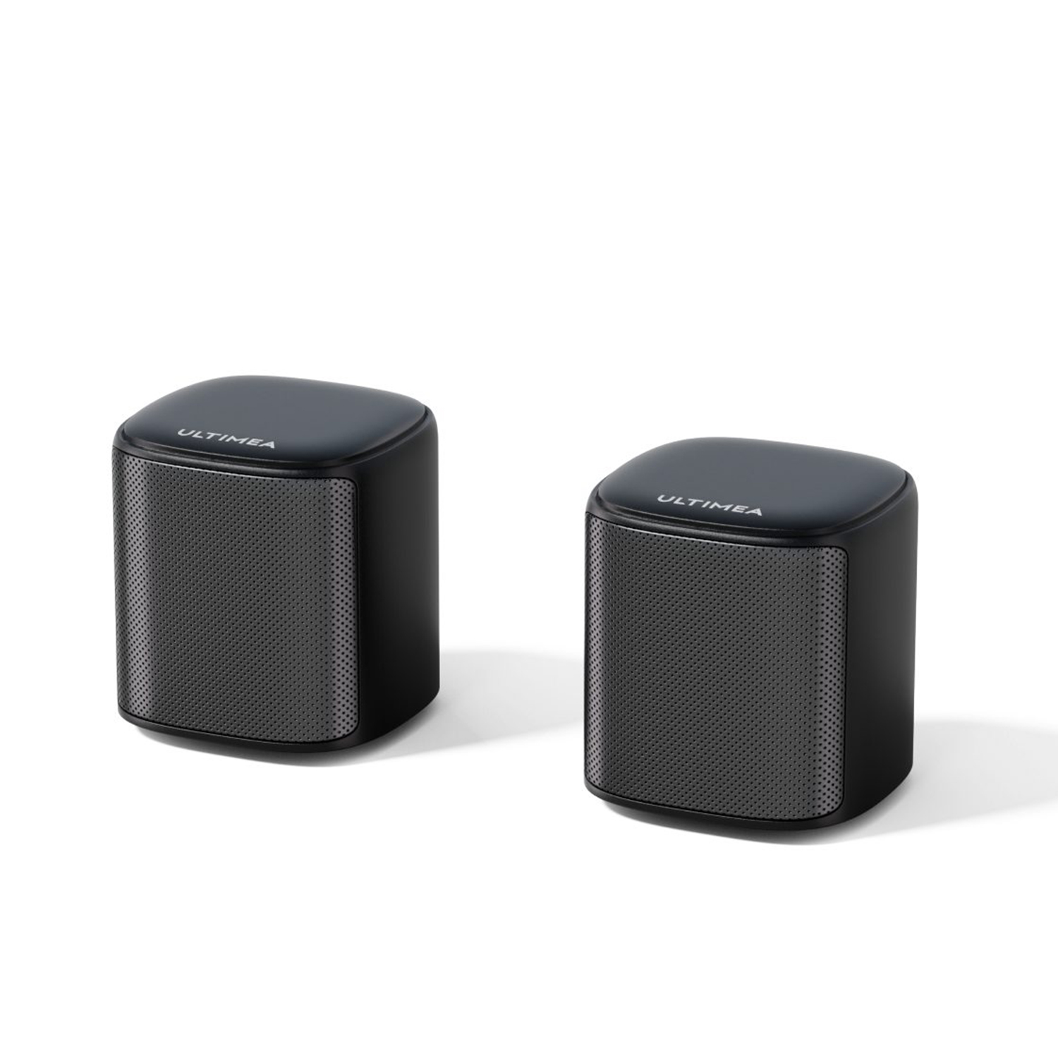 Zwei schwarze Ultimea-Lautsprecher auf weißem Hintergrund, mit einem feinen Gittermuster vorne.
