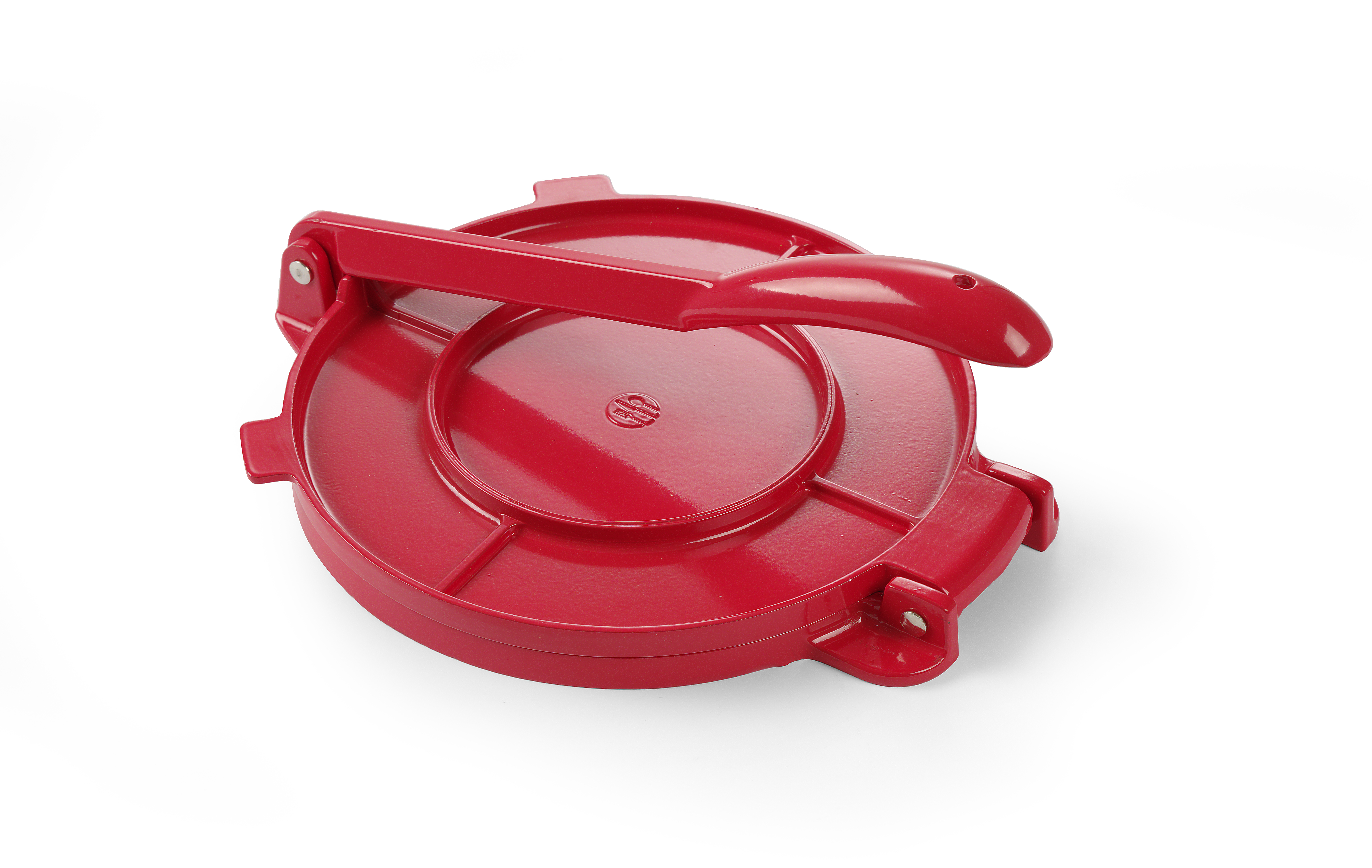 Pressa per tortillas rossa, vista dall'alto, su sfondo bianco.