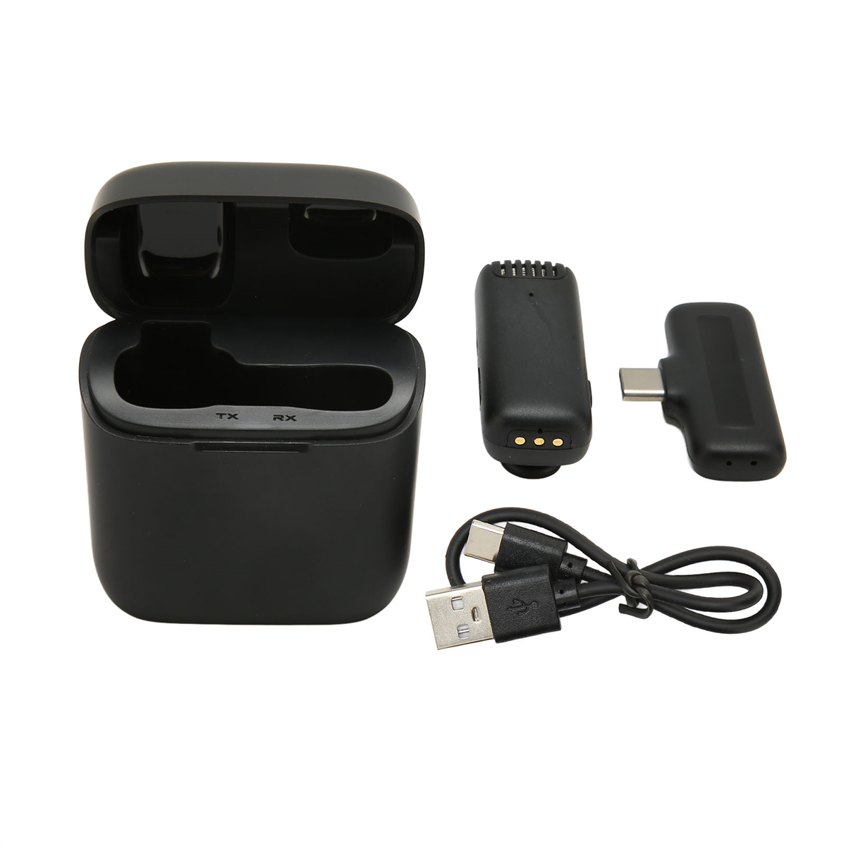 Schwarzes Ladeetui und zwei drahtlose Mikrofone mit einem USB-Kabel.