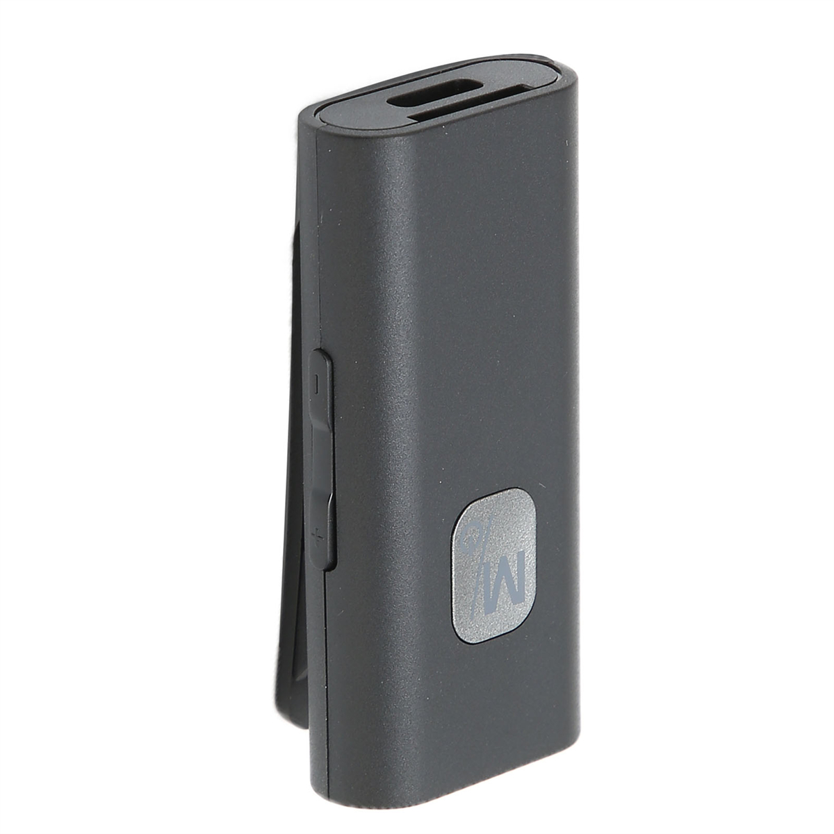 Schwarzer Audioadapter mit Clip. Hat einen Steckplatz und Knöpfe. Der Hintergrund ist schlicht.