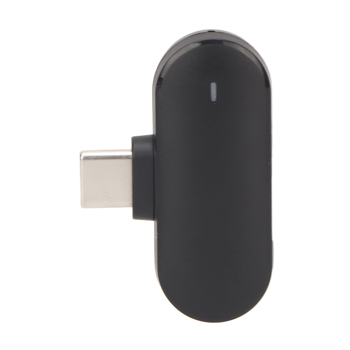 Ein schwarzer USB-C-Adapter. Es hat eine abgerundete rechteckige Form. Weißer Hintergrund.
