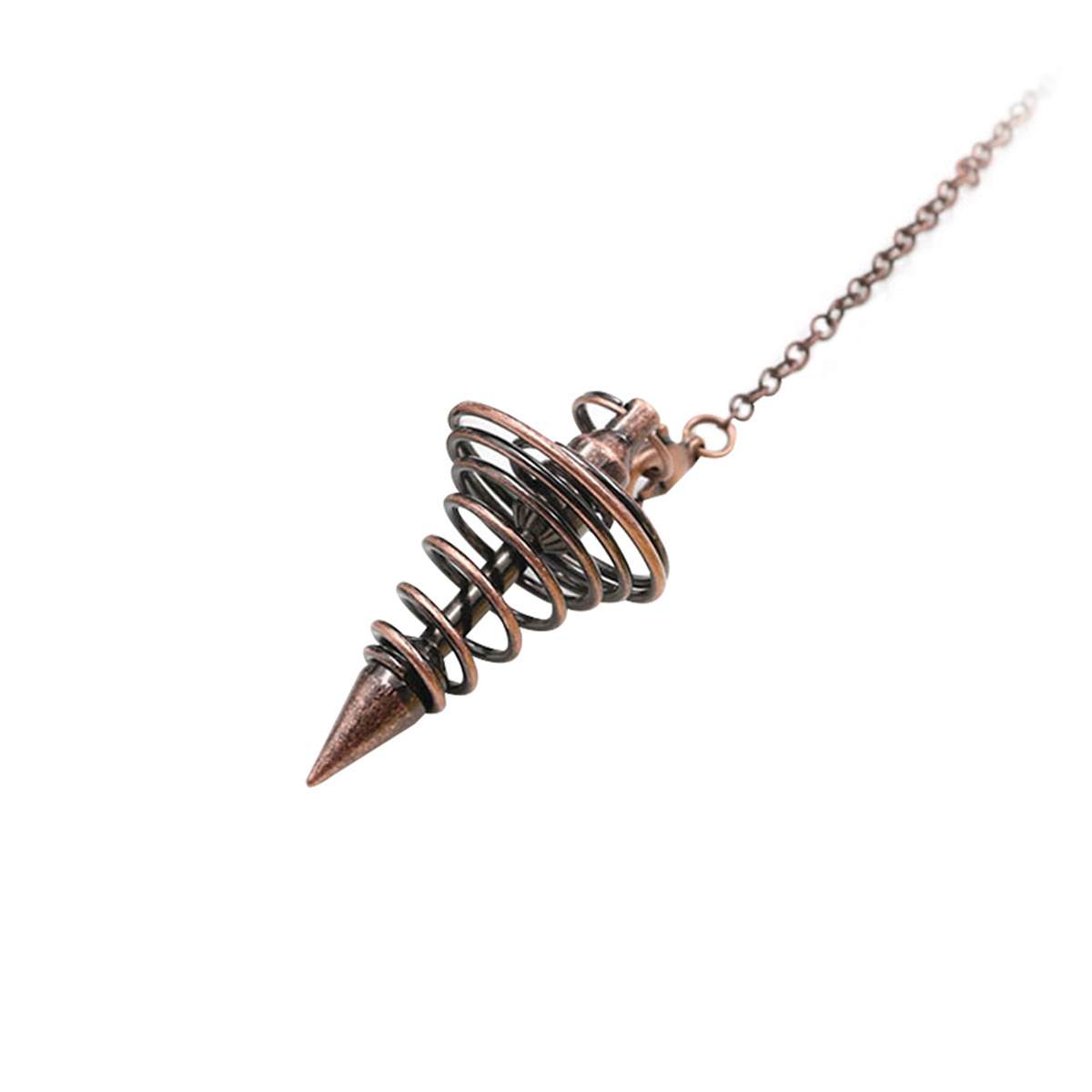 Kupferfarbenes Pendel mit Spiraldesign und Kette, vor weißem Hintergrund.