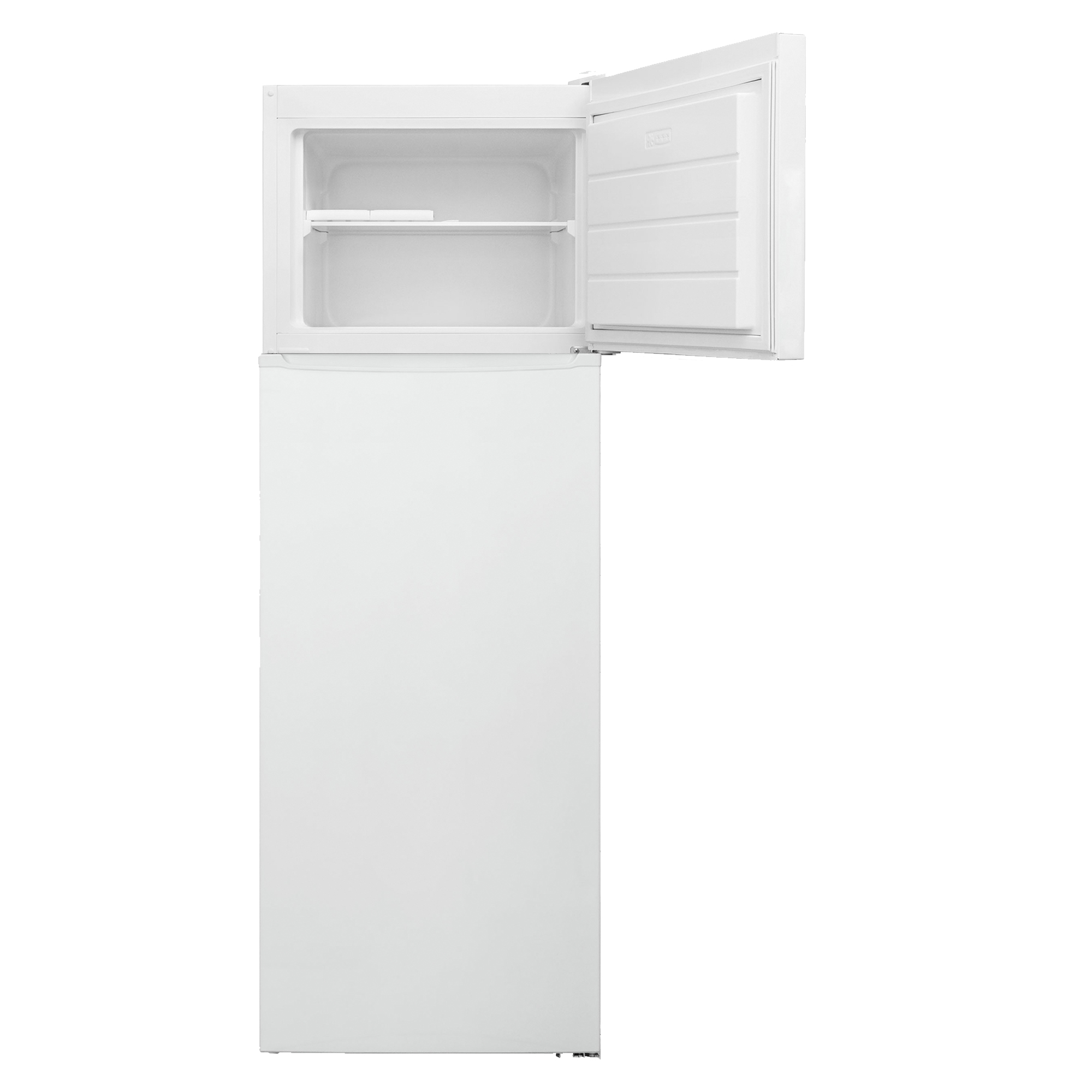 Un refrigerador blanco con la puerta del congelador abierta, revelando estantes adentro, contra un fondo blanco.