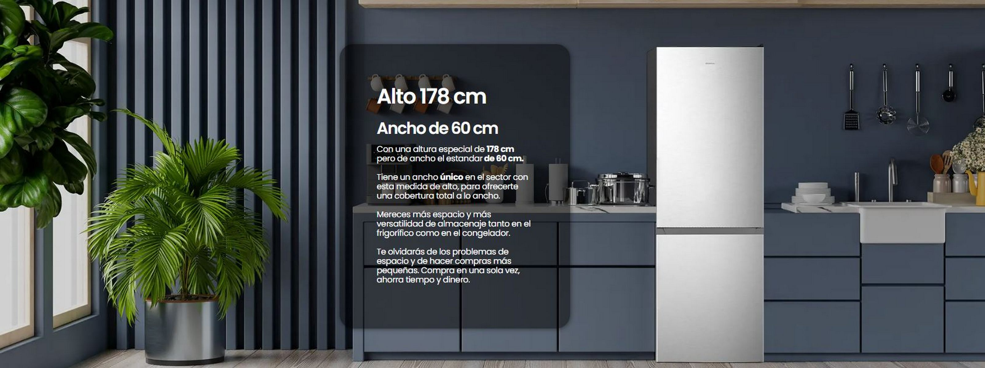 Cocina con nevera blanca, texto sobre dimensiones y una planta.