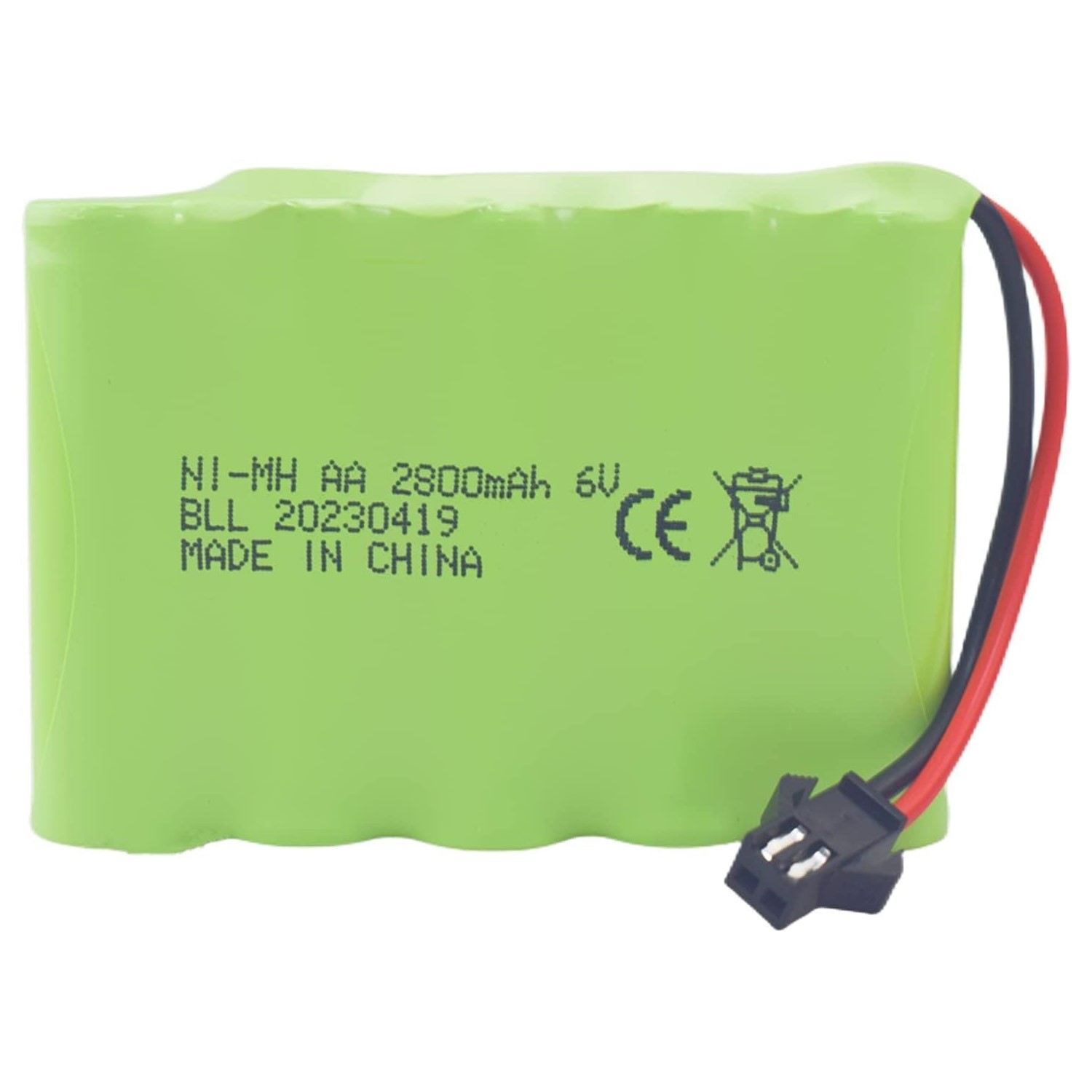 Ein grüner Akku mit schwarzen und roten Drähten und einem Stecker.