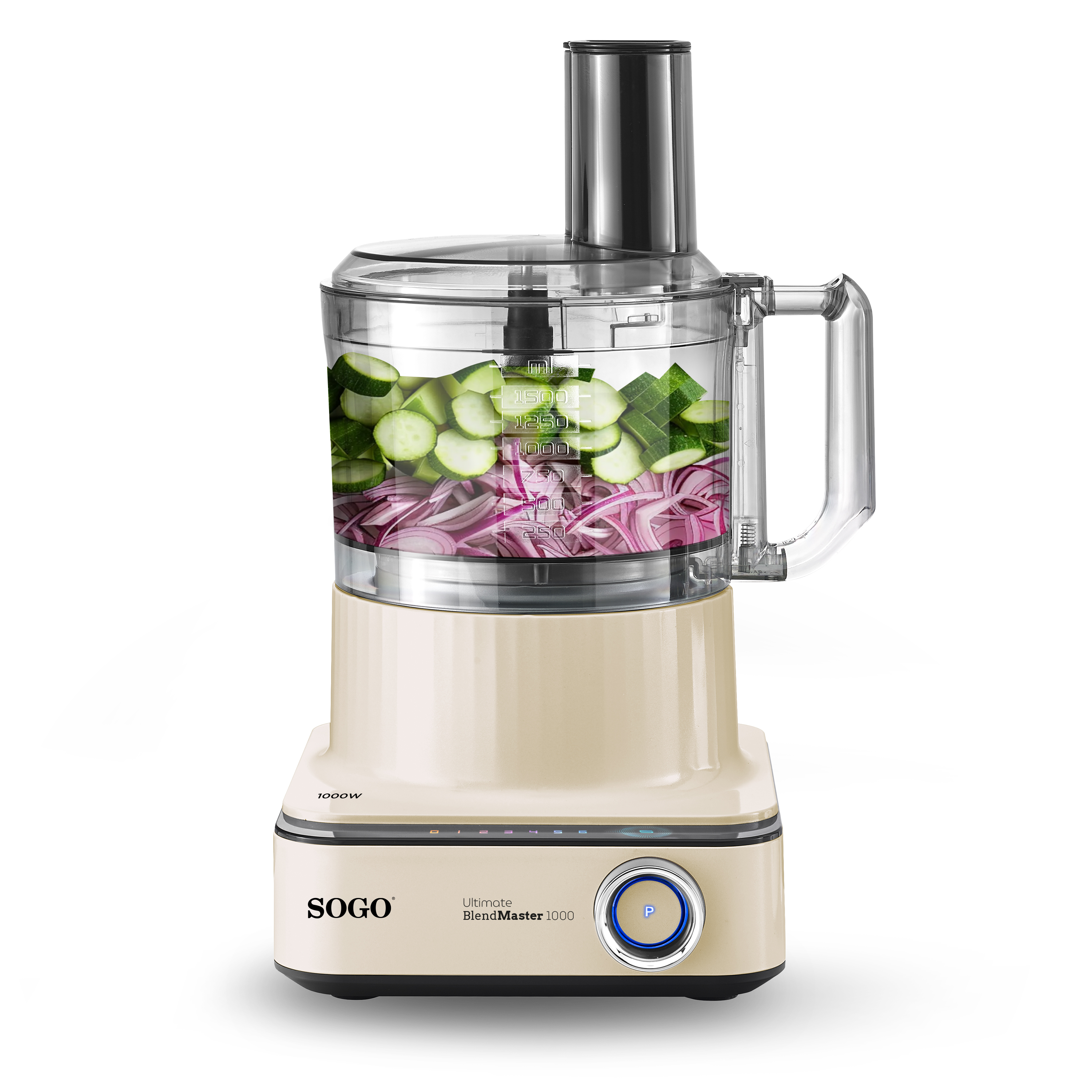 Robot da cucina: Robot da cucina beige con verdure all'interno. Cetrioli e cipolle rosse a fette.