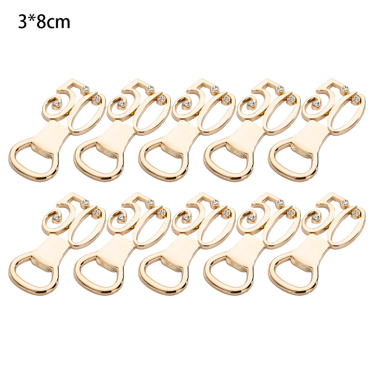 Goldene Flaschenöffner in einer Reihe, jeder mit einer '50'-Form und einem kleinen Edelstein. Weißer Hintergrund.