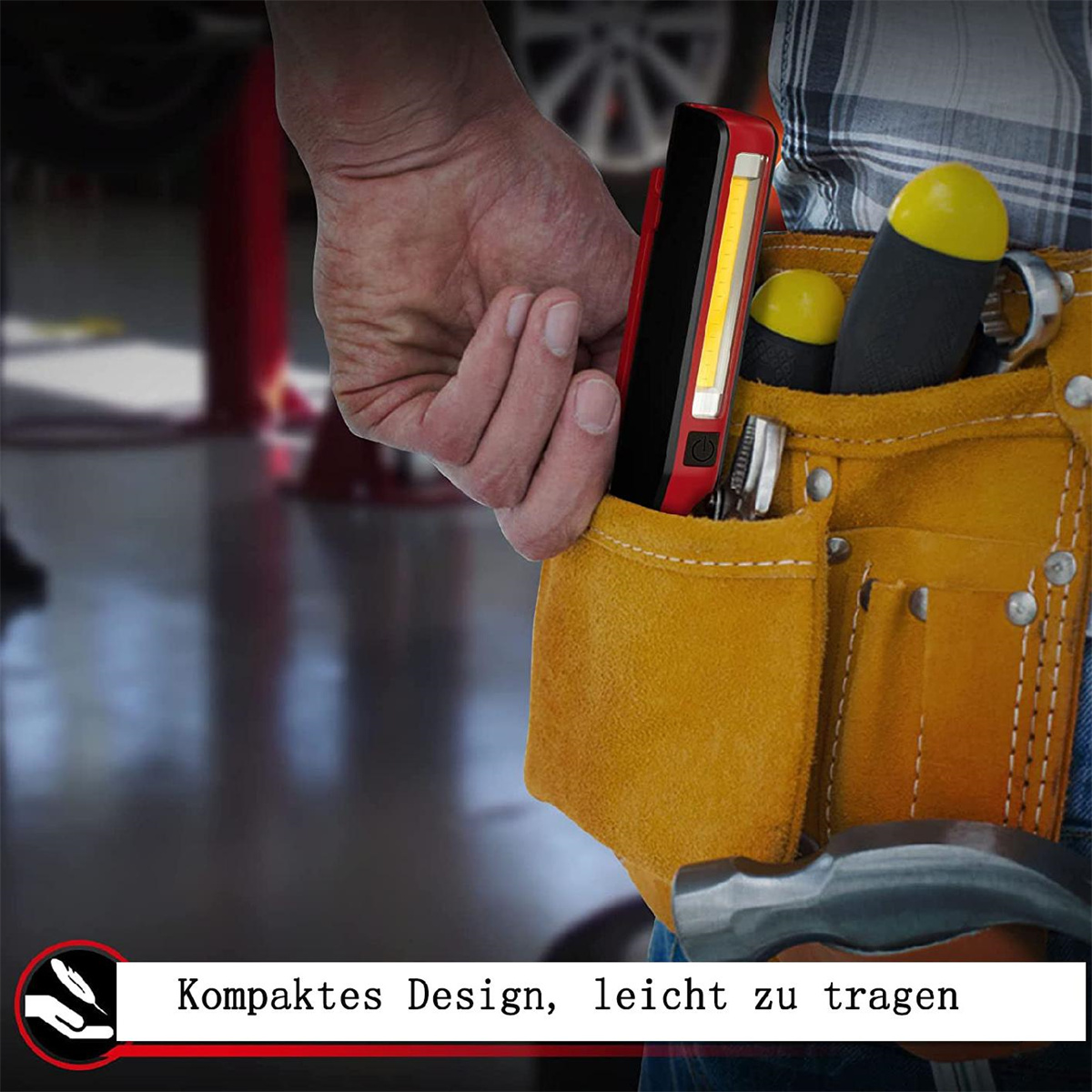Hand hält rotes Licht. Werkzeuggürtel sichtbar. Text: Kompaktes Design, leicht zu tragen.