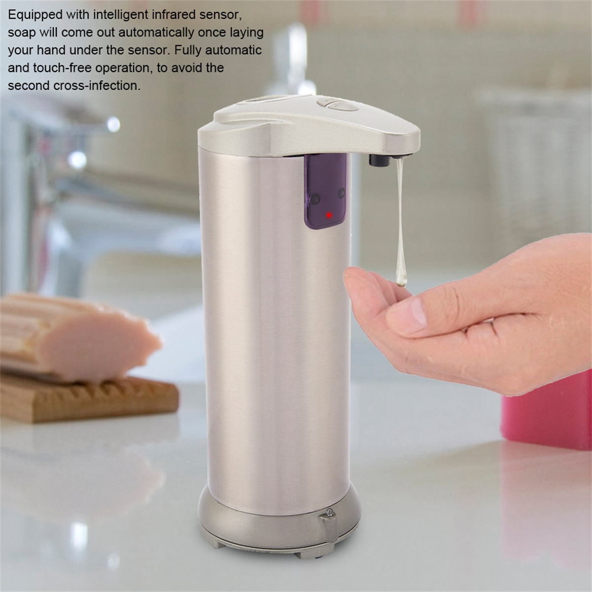 Ein automatischer Seifenspender mit einer Hand darunter.