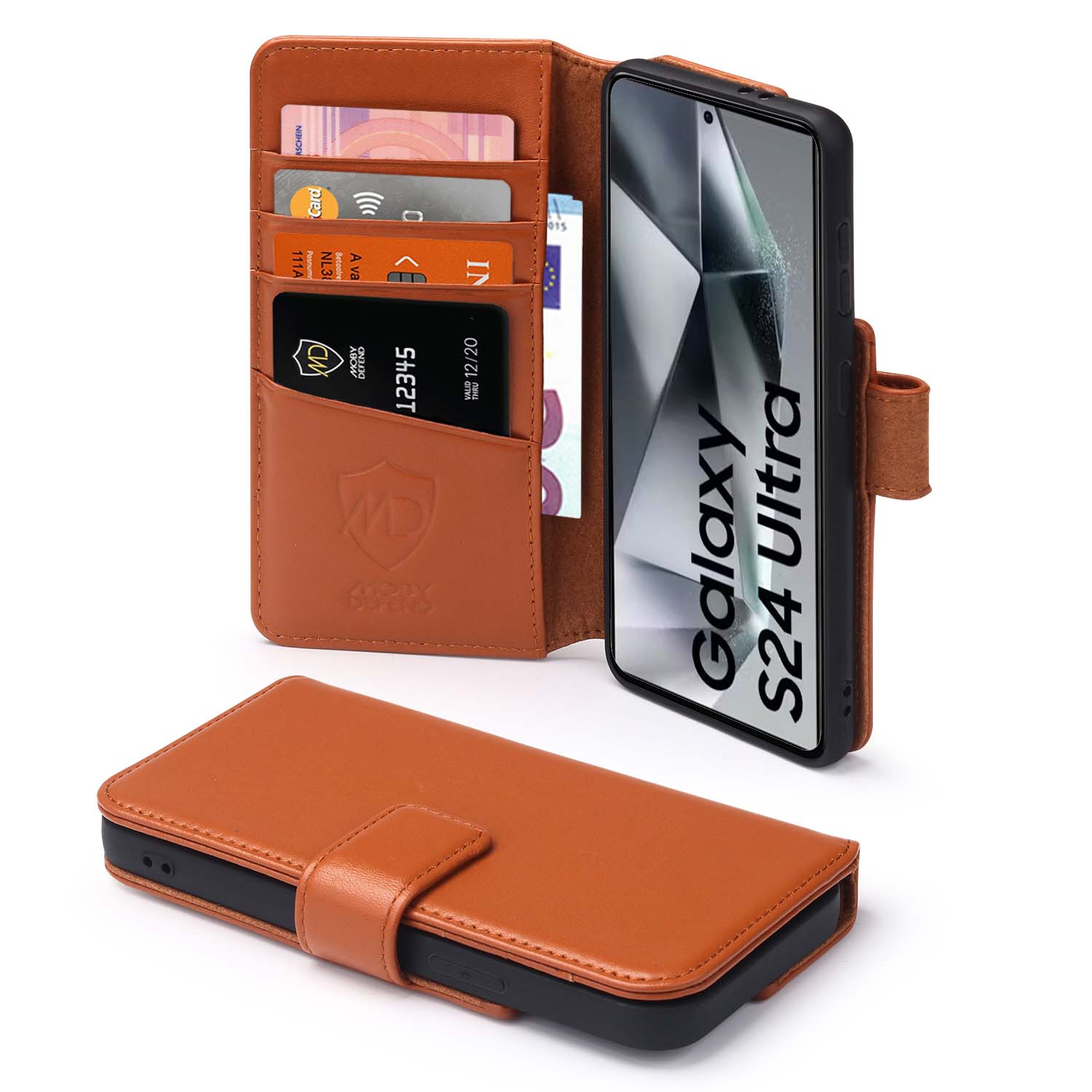 Bruine portemonneehoes met kaarten en een telefoon met Galaxy S24 Ultra.