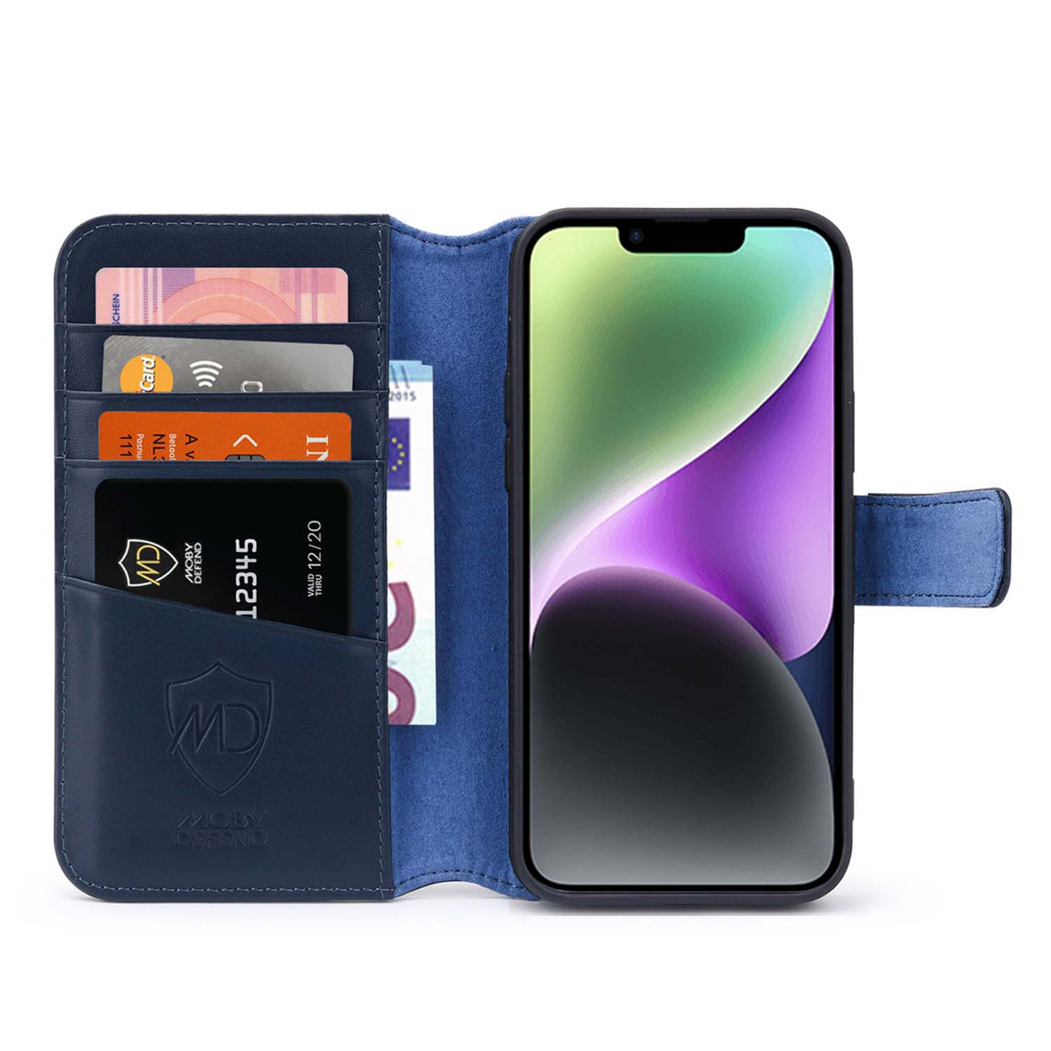 Marineblauwe telefoonhoes open met telefoon, kaarten en contant geld. De telefoon toont een kleurrijk scherm.