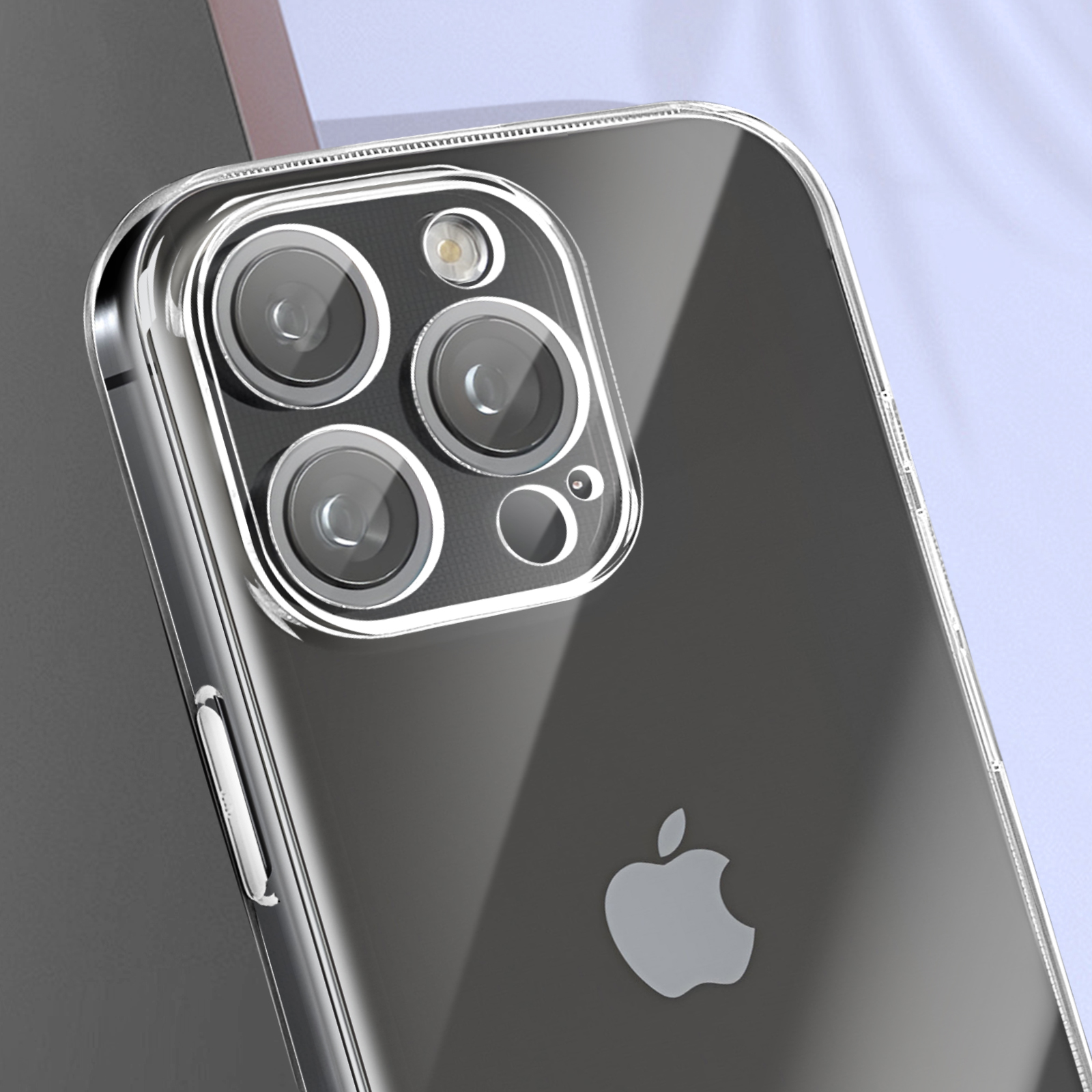 Un primo piano di una custodia trasparente per telefono con un ritaglio per la fotocamera, che mostra il sistema della fotocamera del telefono.